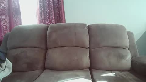 Snapshot of bezzlebub chatting on 12.30.24 throbinhood online show from 12.30.24