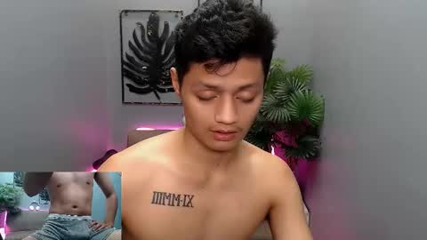 Snapshot of bhillrhey121103 chatting on 11.22.25 bhillrhey121103 online show from 11.22.25