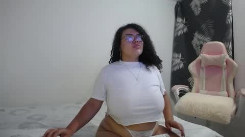 Bianca Tuesday to Sunday from 2am to 6am UTC-5 online show from 09.25.25