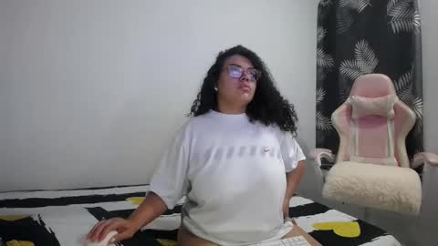 Bianca Tuesday to Sunday from 2am to 6am UTC-5 online show from 01.09.26