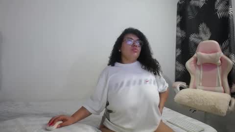 Bianca Tuesday to Sunday from 2am to 6am UTC-5 online show from 02.03.26