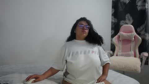 Bianca Tuesday to Sunday from 2am to 6am UTC-5 online show from 02.26.26