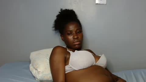 Snapshot of bianca_lue chatting on 06.24.26 bianca baby online show from 06.24.26