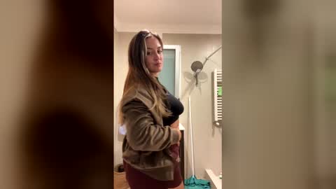 Snapshot of biancadelmar chatting on 01.12.26 Bianca online show from 01.12.26