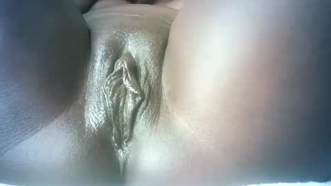 pretty online show from 02.22.25