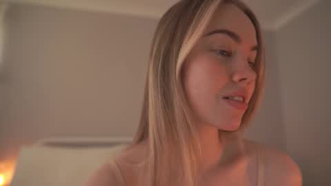 Snapshot of bibi_it_is chatting on 10.05.25 Bibi online show from 10.05.25