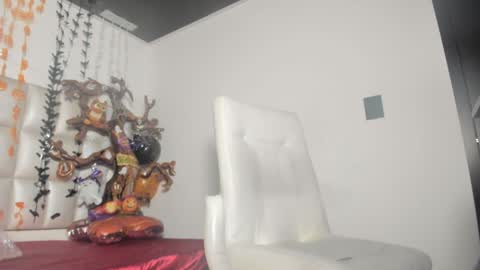 Snapshot of bibiana_js_ chatting on 10.20.25 bibiana_js_ online show from 10.20.25