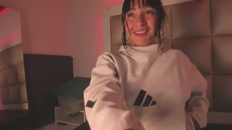 Snapshot of bibiana_js_ chatting on 12.19.25 bibiana_js_ online show from 12.19.25