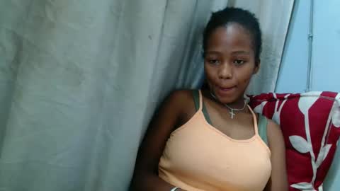 Snapshot of bienvenue987832 chatting on 04.08.26 bienvenue987832 online show from 04.08.26