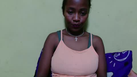 Snapshot of bienvenue987832 chatting on 04.08.26 bienvenue987832 online show from 04.08.26