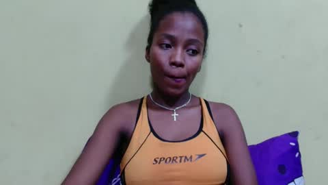 Snapshot of bienvenue987832 chatting on 04.12.26 bienvenue987832 online show from 04.12.26