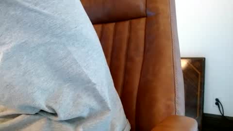 Snapshot of bifitboy chatting on 09.22.25 Ryan online show from 09.22.25