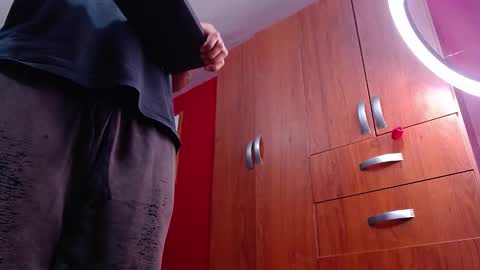 Snapshot of big_niiko chatting on 12.21.25 big_niiko online show from 12.21.25