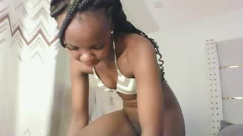 Snapshot of bigbaby004 chatting on 09.15.25 bigbaby004 online show from 09.15.25