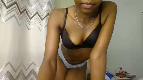 Snapshot of bigbaby004 chatting on 10.09.25 bigbaby004 online show from 10.09.25