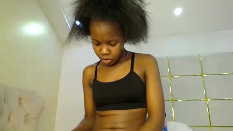 Snapshot of bigbaby004 chatting on 10.18.25 bigbaby004 online show from 10.18.25