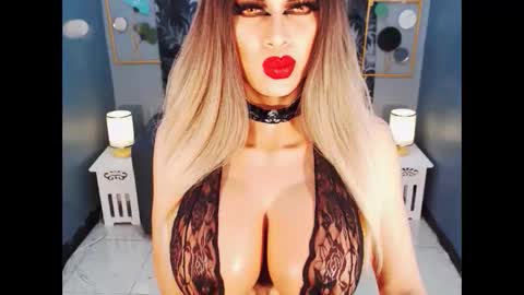 Snapshot of bigbomblhoraine chatting on 02.12.26 Loraine Cruz online show from 02.12.26