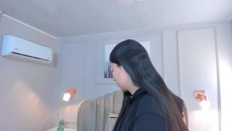 Snapshot of bigboobsnaughty1 chatting on 09.25.25 online show from 09.25.25