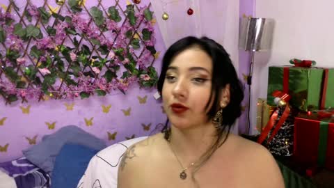 Snapshot of bigboobsrose chatting on 12.13.24 Rose online show from 12.13.24