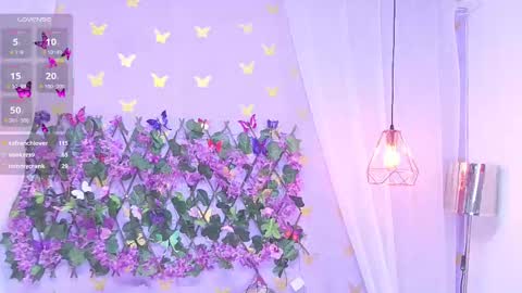 Snapshot of bigboobsrose chatting on 02.18.25 Rose online show from 02.18.25