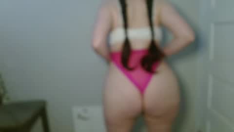 Isabella online show from 11.24.25