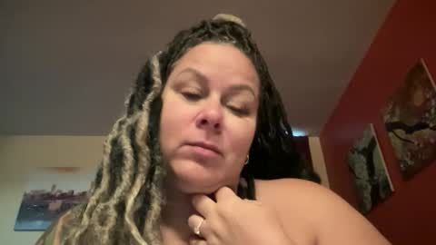 Snapshot of bigbreastsabrina chatting on 05.05.26 BIG BREAST SABRINA online show from 05.05.26