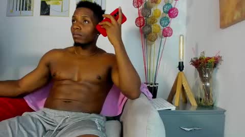 Snapshot of bigcock_latin01 chatting on 11.09.25 sexy muscle online show from 11.09.25