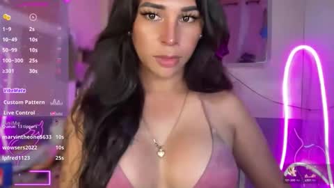 Snapshot of bigcockamanda23 chatting on 10.05.25 queen amanda online show from 10.05.25