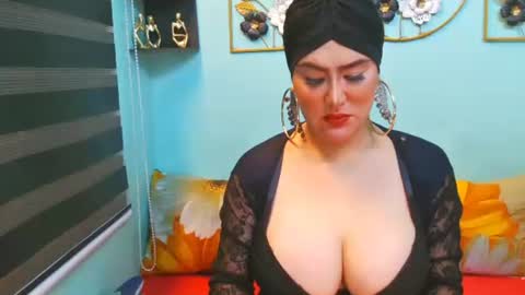 Snapshot of bigcocknloadstits chatting on 04.30.26 Flirty Sofia online show from 04.30.26