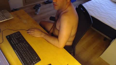 Snapshot of bigcok35spain chatting on 05.31.26 bigcok35spain online show from 05.31.26