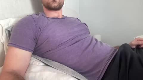 Snapshot of bigcollegecock69690 chatting on 01.06.25 bigcollegecock69690 online show from 01.06.25