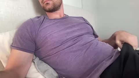 Snapshot of bigcollegecock69690 chatting on 01.07.25 bigcollegecock69690 online show from 01.07.25