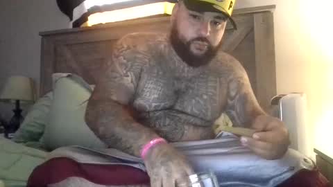 Snapshot of bigdickrican94 chatting on 10.11.25 bigdickrican94 online show from 10.11.25