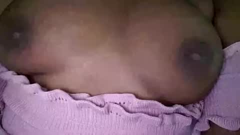 Snapshot of biggestclitgirls chatting on 02.28.25 Emilly online show from 02.28.25