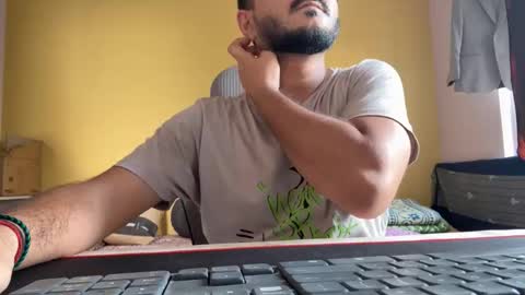 bighandsomesatisfy online show from 04.11.26