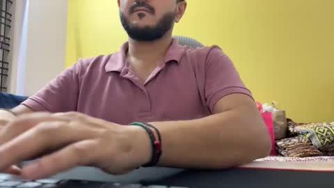 bighandsomesatisfy online show from 04.19.26