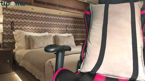 Snapshot of bighugedicker chatting on 03.07.25 bighugedicker online show from 03.07.25