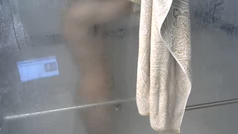 Snapshot of bigmac421 chatting on 02.04.25 harryy online show from 02.04.25