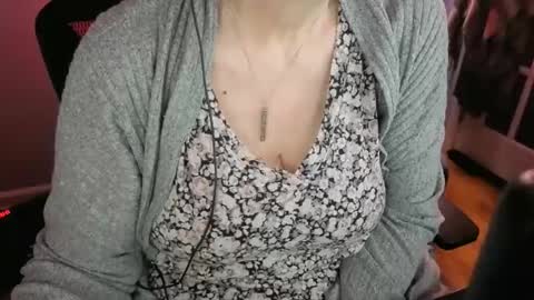Snapshot of bigmarisella chatting on 05.13.26 Big Mari online show from 05.13.26