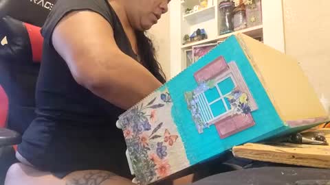 the Mini mami online show from 02.17.25