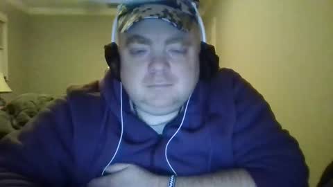 Snapshot of bigred_nyc chatting on 01.02.25 Big Red online show from 01.02.25