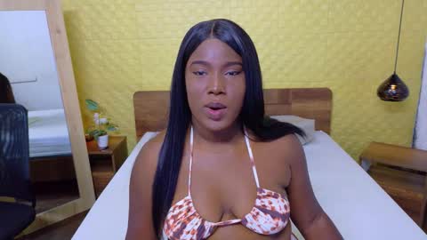 Snapshot of bigroundbooty_ chatting on 02.12.26 bigroundbooty_ online show from 02.12.26