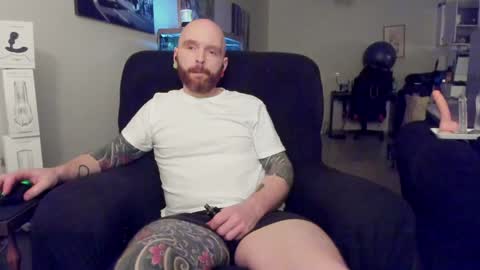 Snapshot of bigseanxoxo chatting on 12.25.24 Sean pronounced Shon online show from 12.25.24