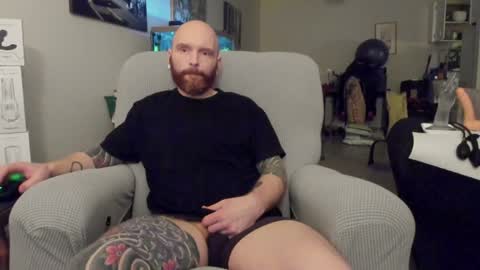 Snapshot of bigseanxoxo chatting on 02.06.25 Sean pronounced Shon online show from 02.06.25