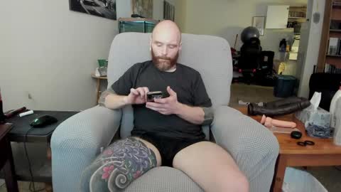 Snapshot of bigseanxoxo chatting on 04.10.26 Sean pronounced Shon online show from 04.10.26