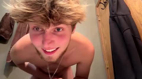 Snapshot of bigskinnyboyshh chatting on 09.23.25 bigskinnyboyshh online show from 09.23.25