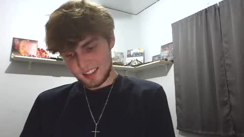 Snapshot of bigskinnyboyshh chatting on 11.18.25 bigskinnyboyshh online show from 11.18.25