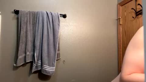 Snapshot of bigskinnyboyshh chatting on 11.25.25 bigskinnyboyshh online show from 11.25.25