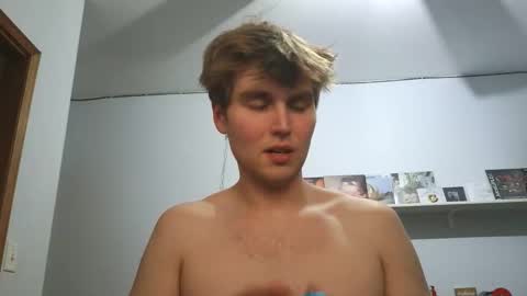 Snapshot of bigskinnyboyshh chatting on 05.19.26 bigskinnyboyshh online show from 05.19.26
