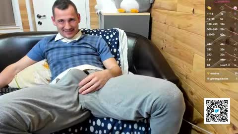 Snapshot of bigsshark chatting on 03.10.25 bigsshark online show from 03.10.25